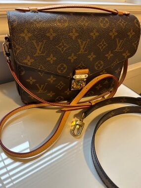 Louis Vuitton Monogram Metis Bag with 2 straps